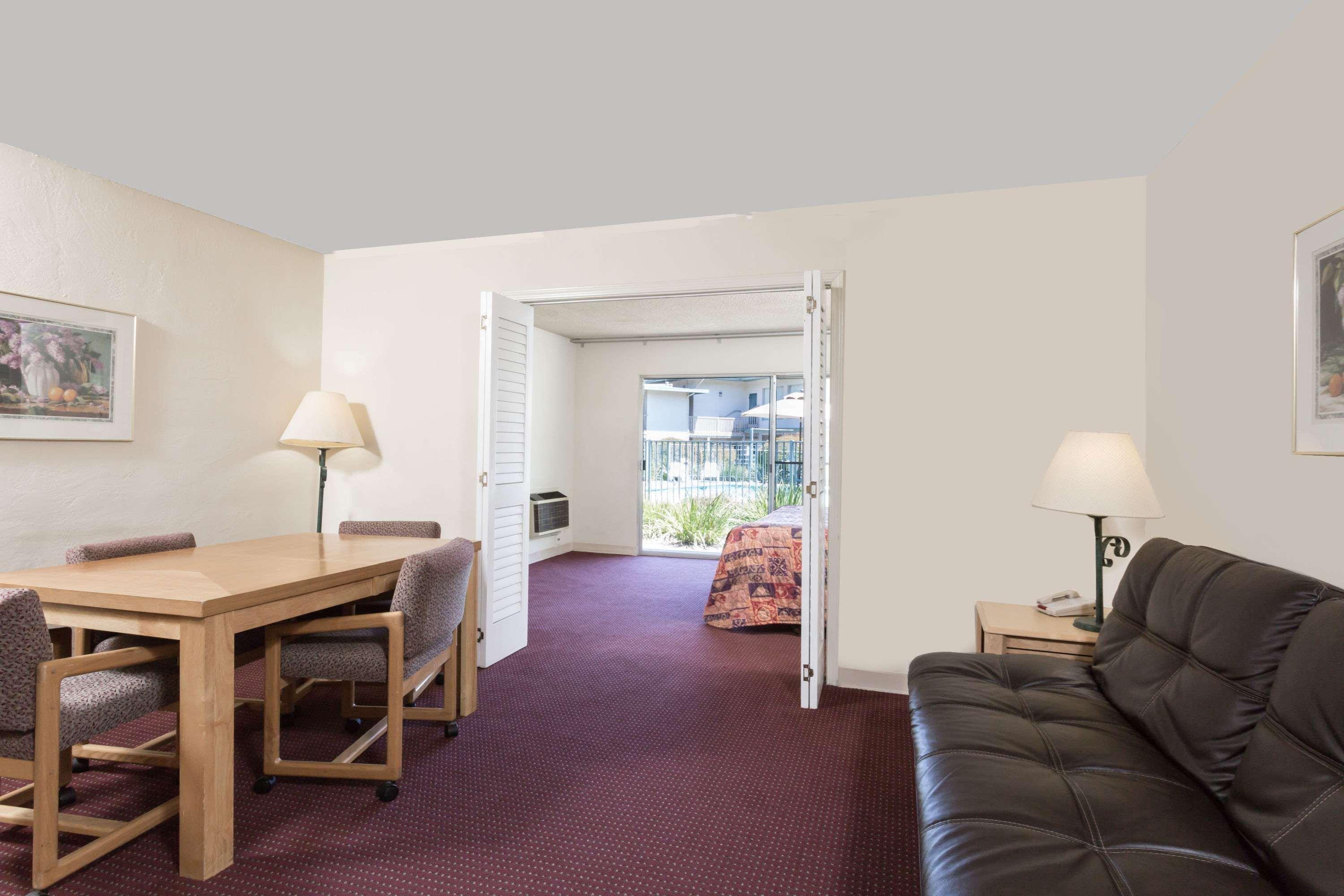 Days Inn By Wyndham Novato/San Francisco Eksteriør billede